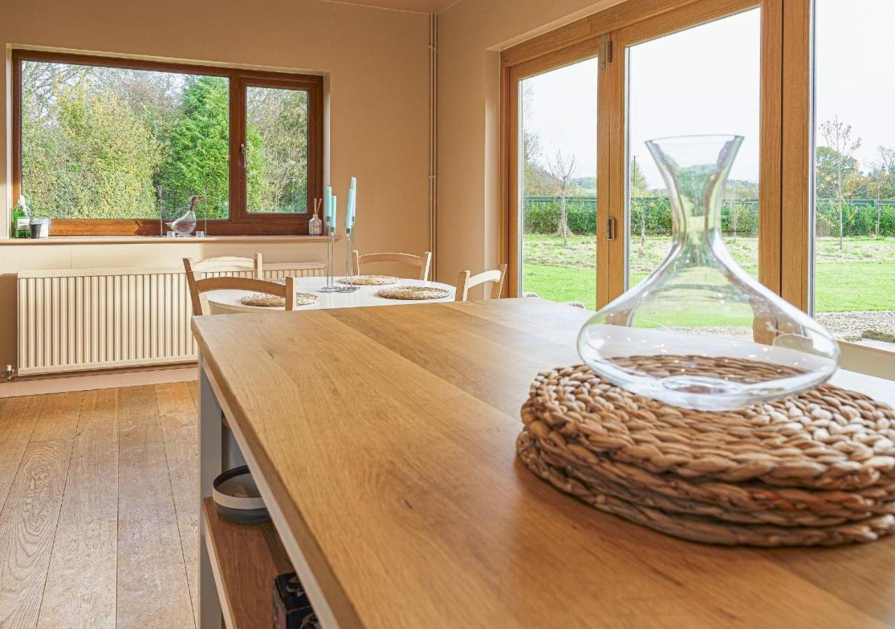 فيلا Charming 3Bd Cotswolds Family Retreat بورتون أُنذ ووتر المظهر الخارجي الصورة