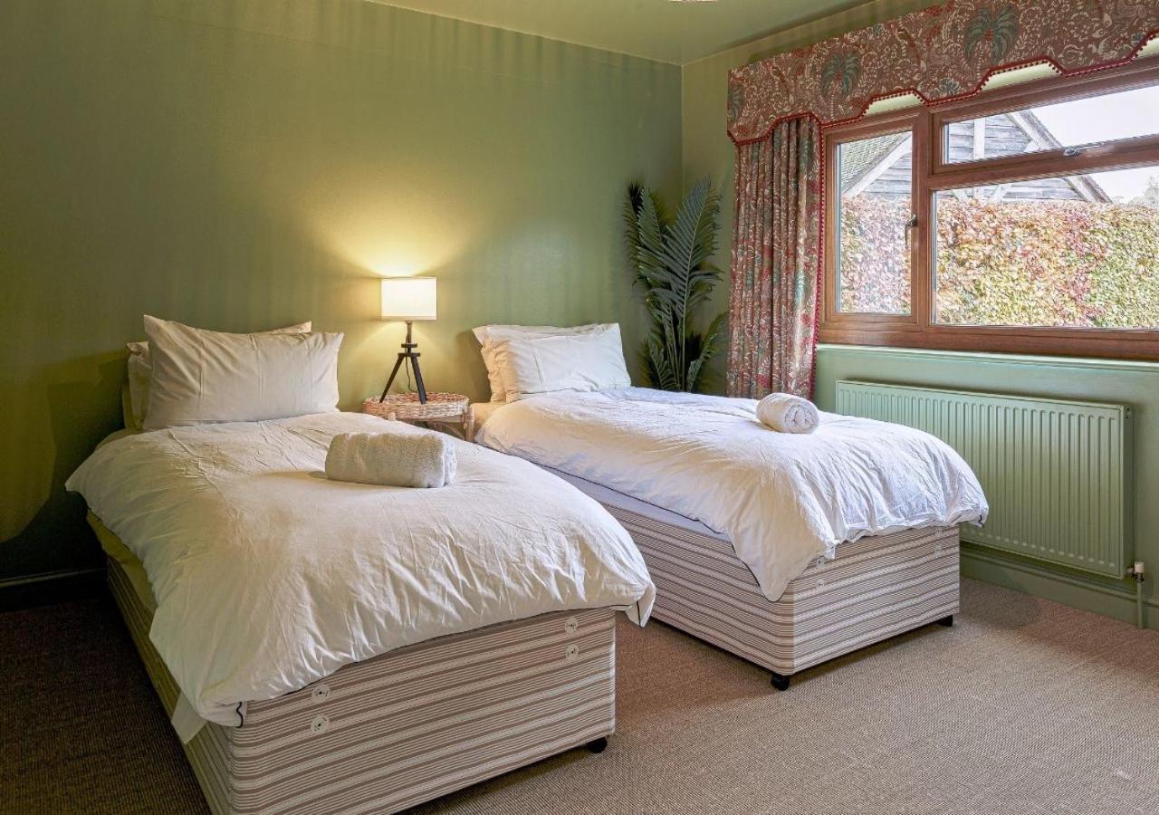 فيلا Charming 3Bd Cotswolds Family Retreat بورتون أُنذ ووتر المظهر الخارجي الصورة