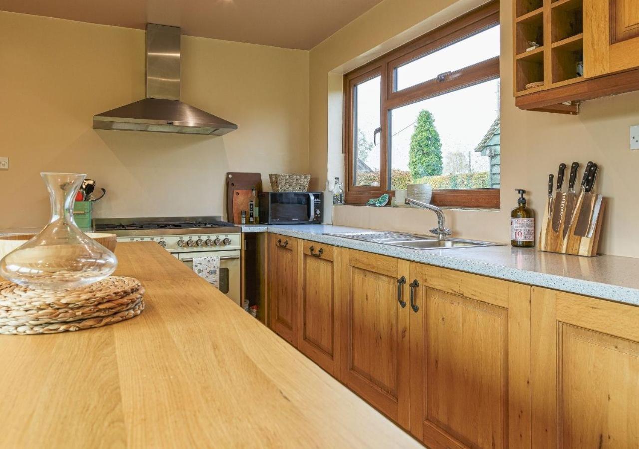 فيلا Charming 3Bd Cotswolds Family Retreat بورتون أُنذ ووتر المظهر الخارجي الصورة