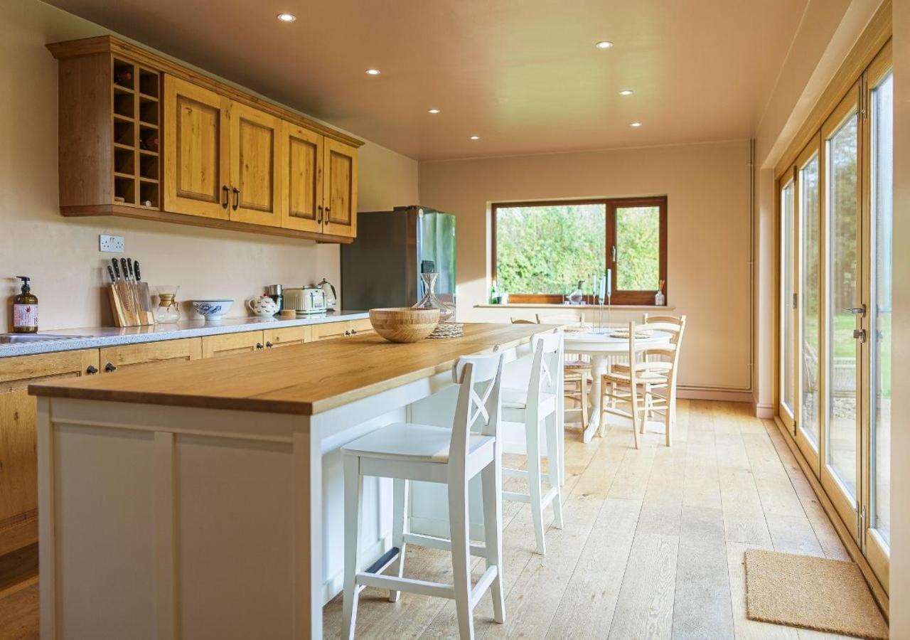 فيلا Charming 3Bd Cotswolds Family Retreat بورتون أُنذ ووتر المظهر الخارجي الصورة