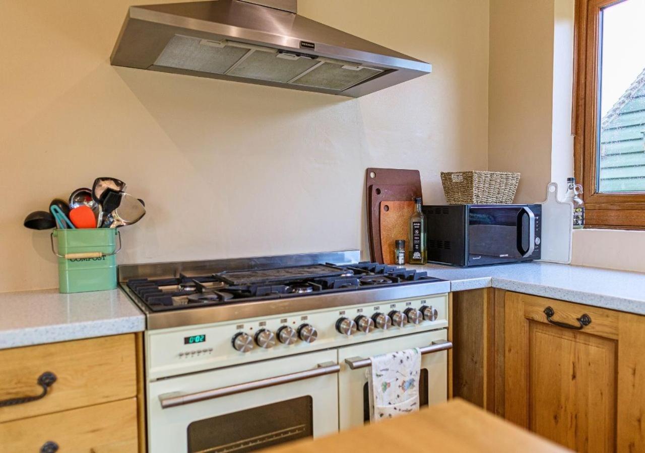 فيلا Charming 3Bd Cotswolds Family Retreat بورتون أُنذ ووتر المظهر الخارجي الصورة