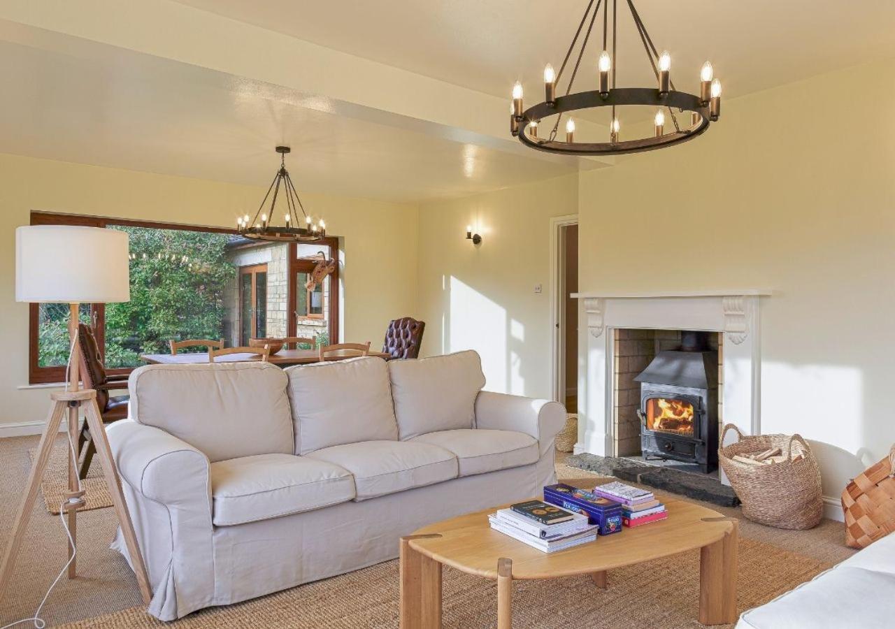 فيلا Charming 3Bd Cotswolds Family Retreat بورتون أُنذ ووتر المظهر الخارجي الصورة